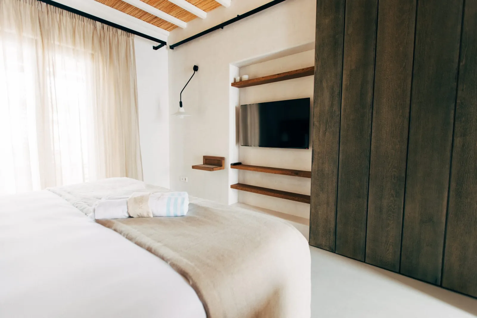 Deluxe Room Pool &amp; Sea View