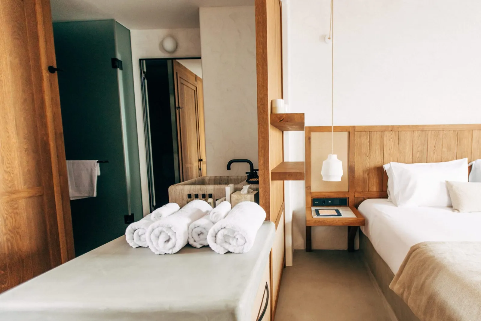 Deluxe Room with Jacuzzi Sea View