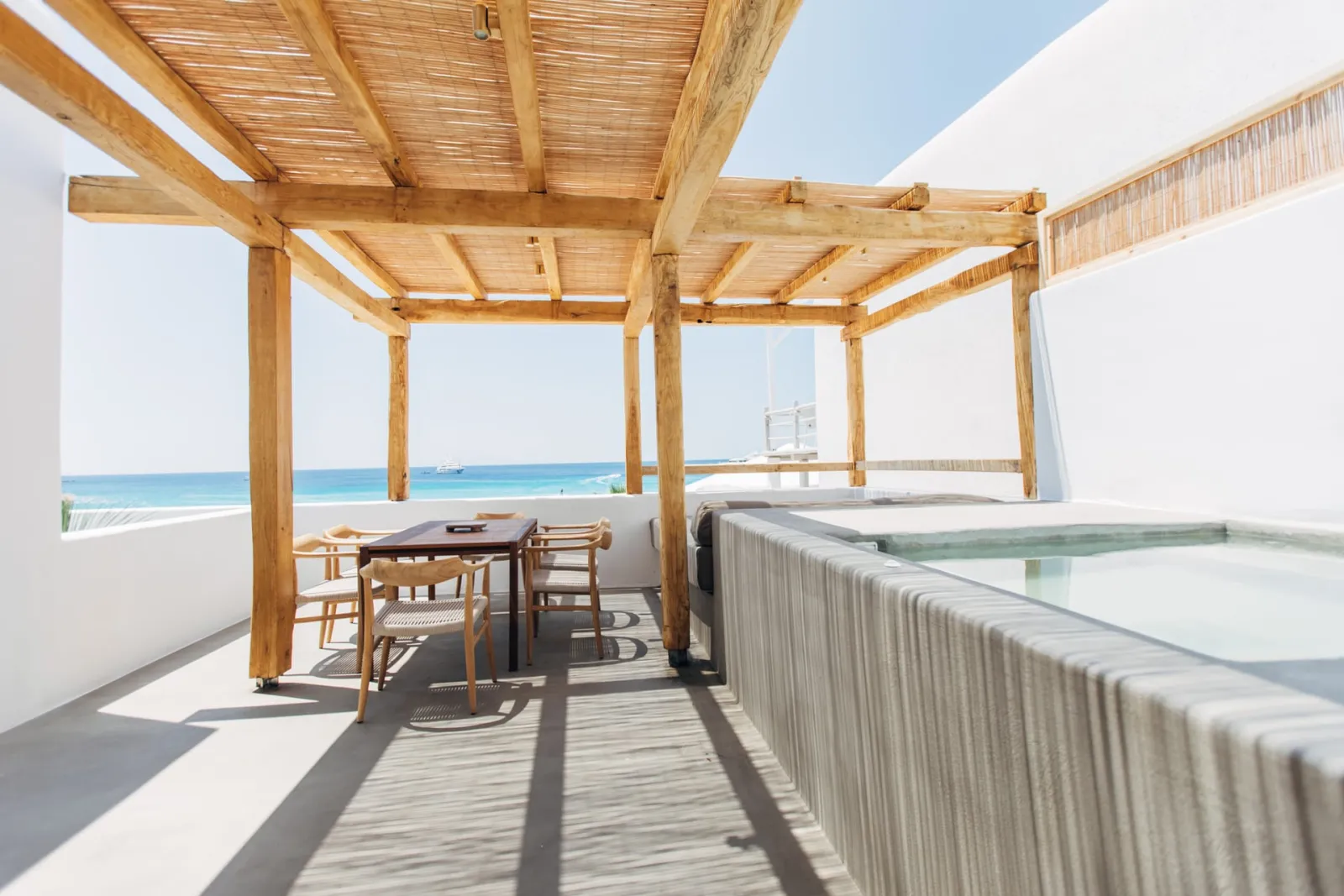 Deluxe Room with Jacuzzi Sea View