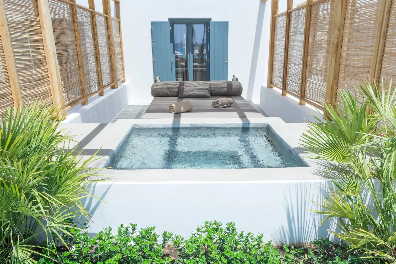 Prestige Suite with Jacuzzi Sea View