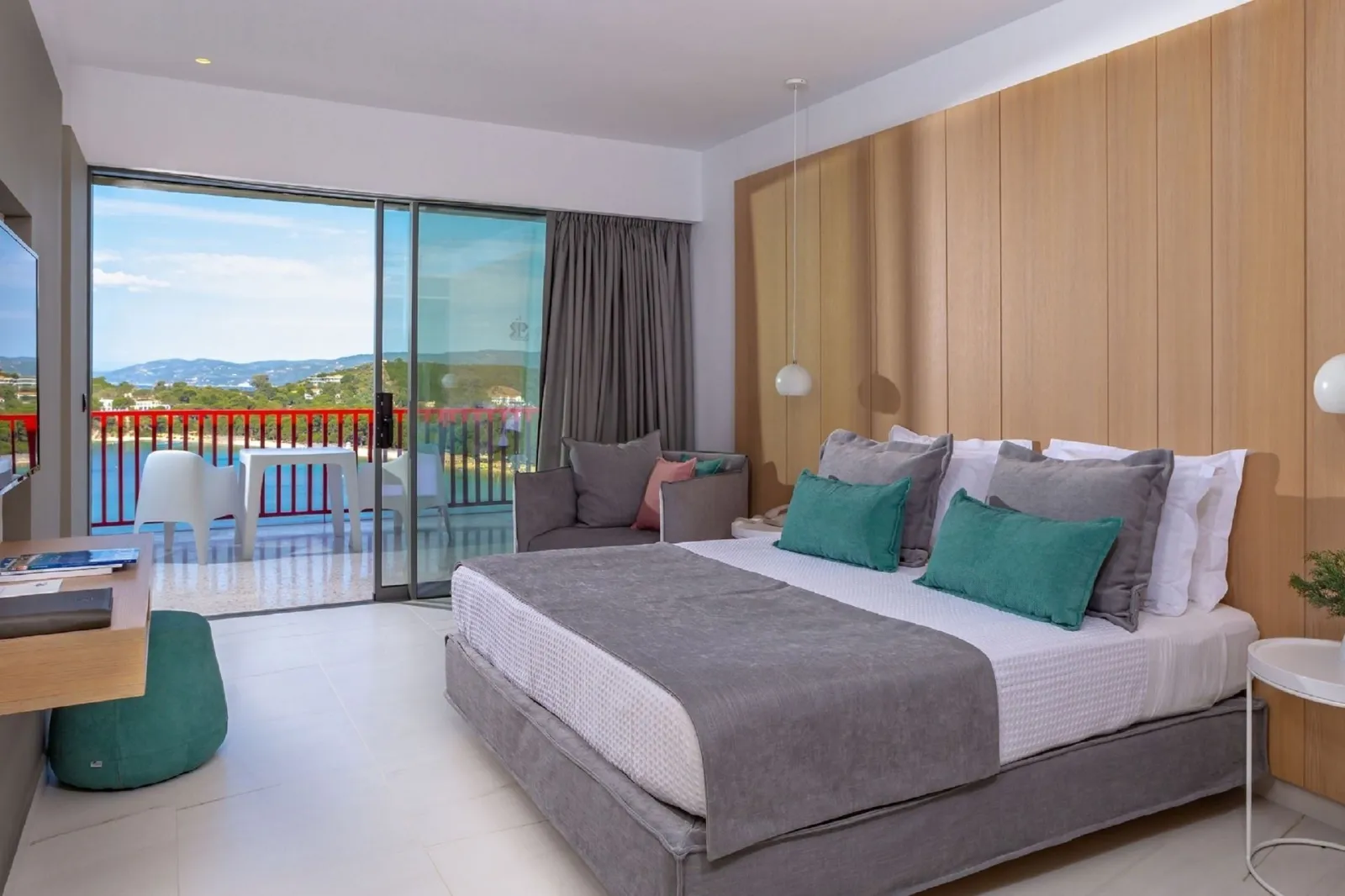 Suite with Panoramic Sea View