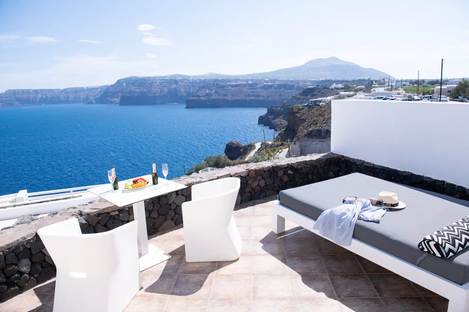 Standard Room with Hot Tub and Caldera View