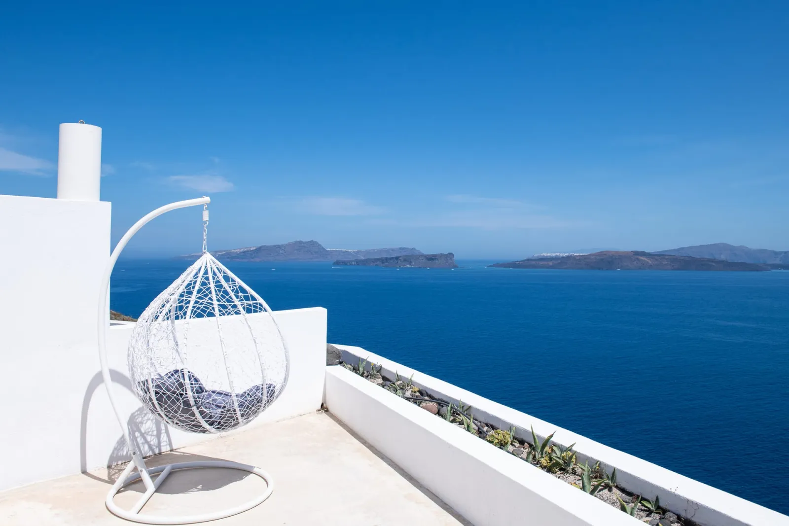 Deluxe Suite with Hot Tub and Panoramic Volcano View