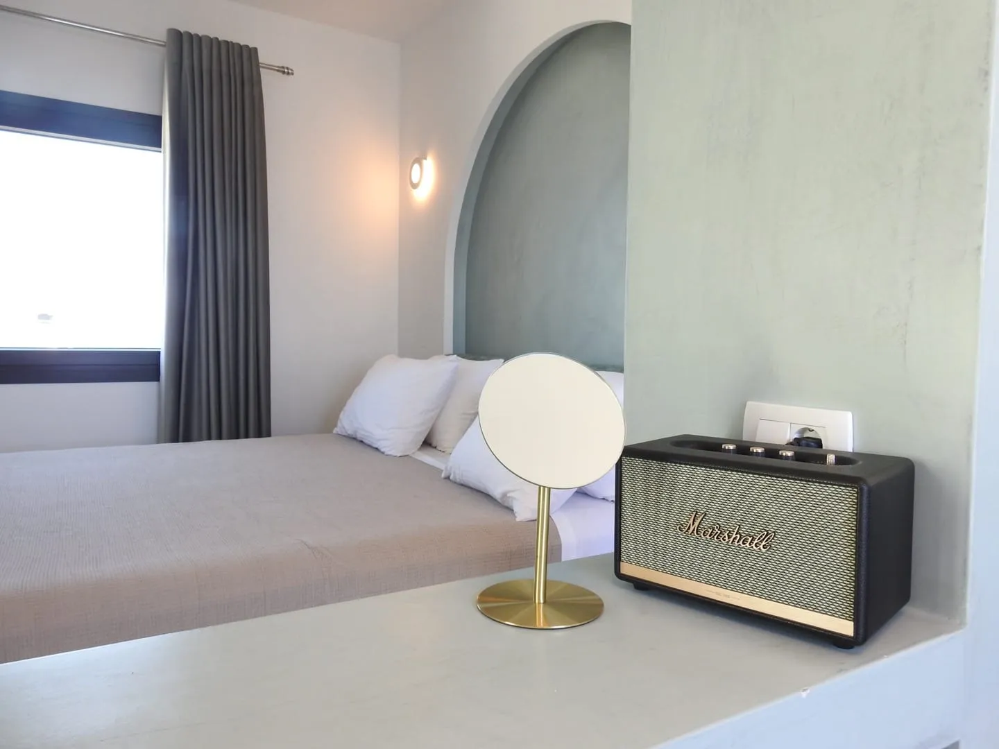 Suite with Hot Tub and Caldera View Firostefani