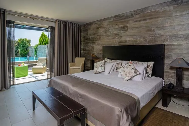 Bungalow De Lux with private Pool