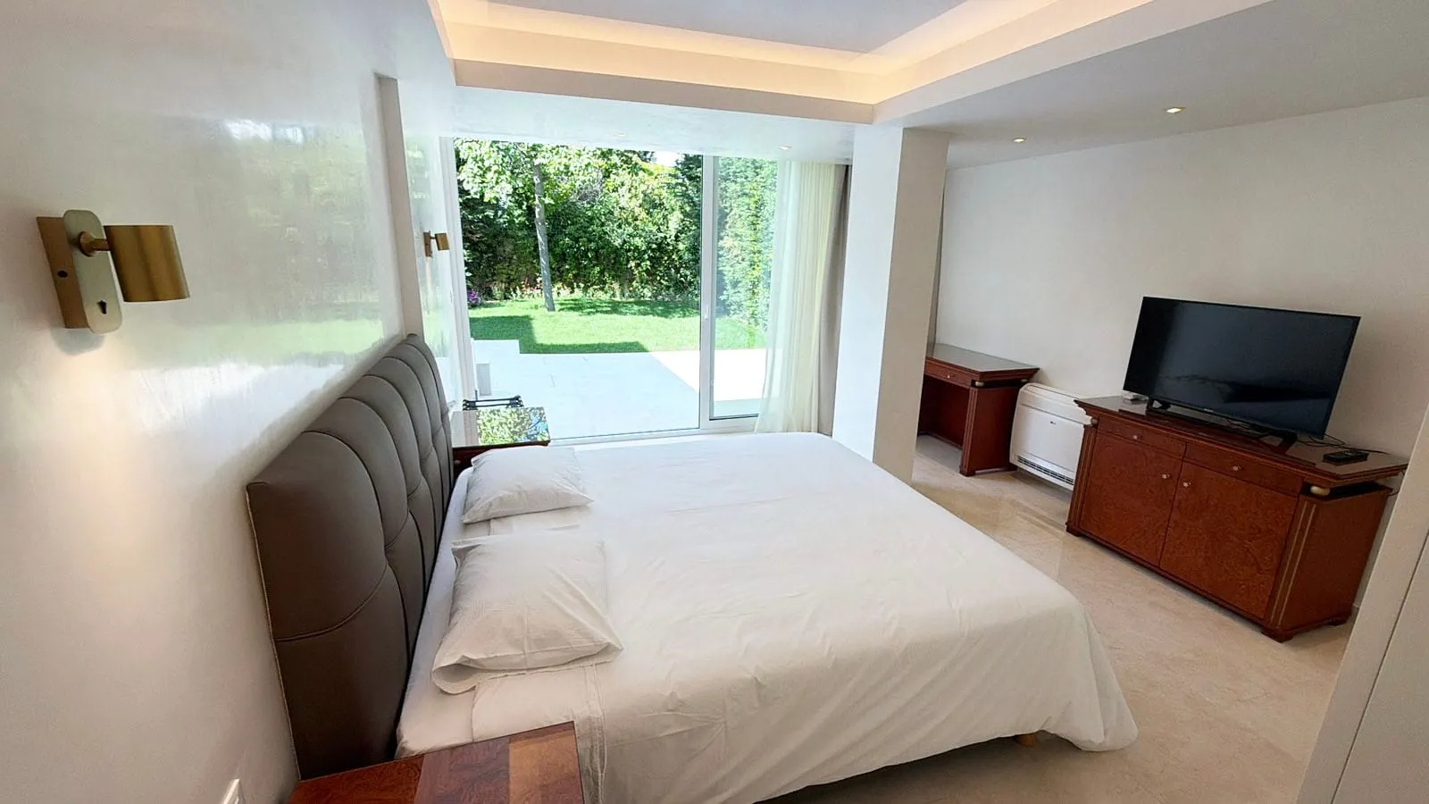 Theoxenia House Garden Suite