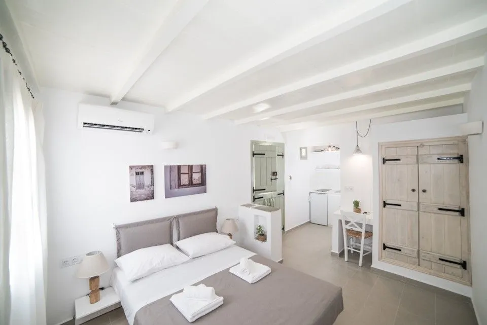 Elegant Studio (groundfloor)