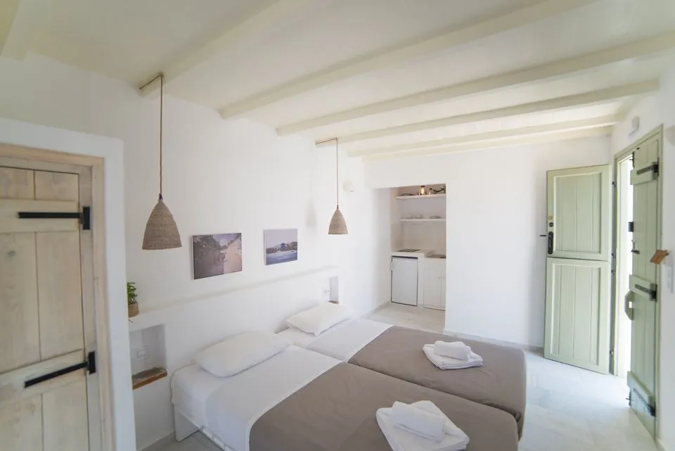 Elegant Studio (groundfloor)