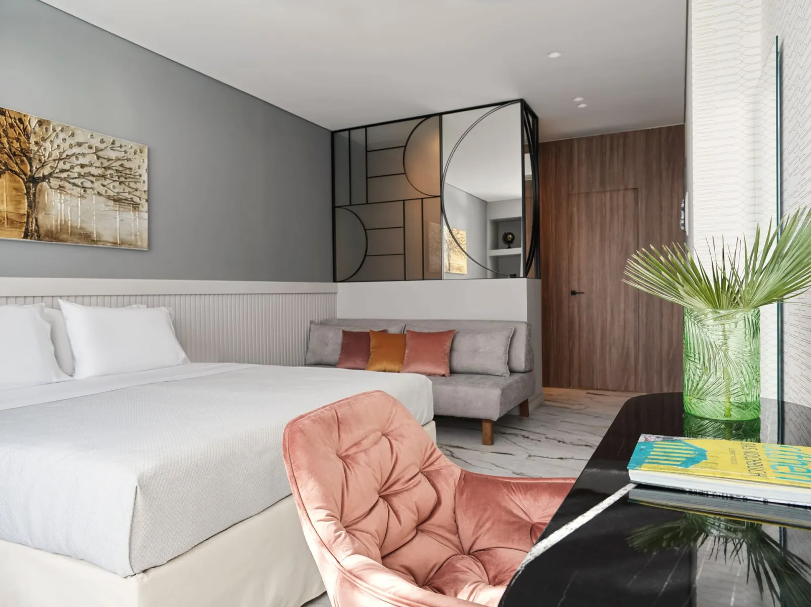 Deluxe Suite with Balcony