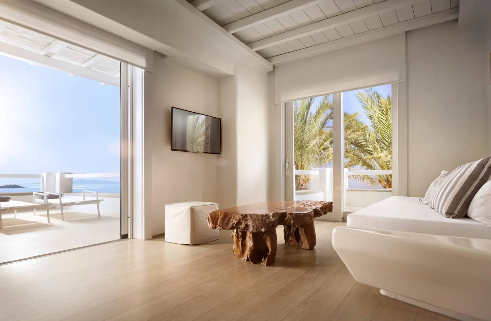 Suite with Outdoor Hot Tub