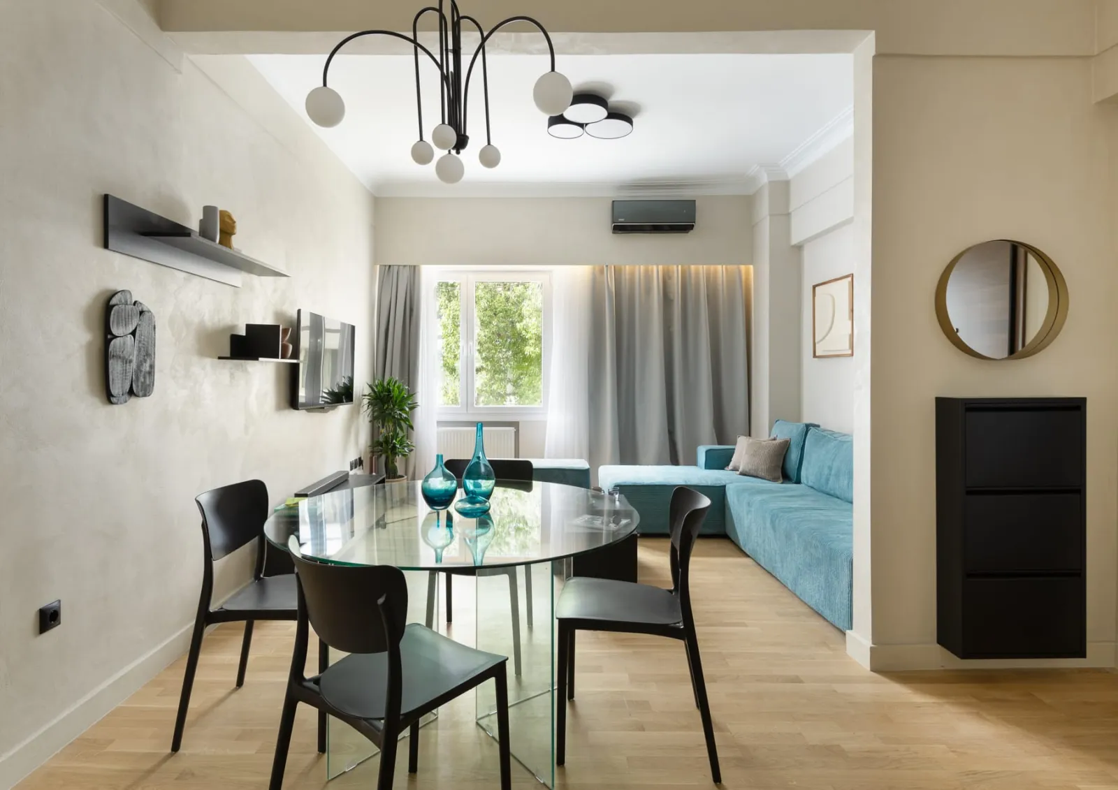 Deluxe Family Apartment with Two Bedrooms & Private kids' Playground