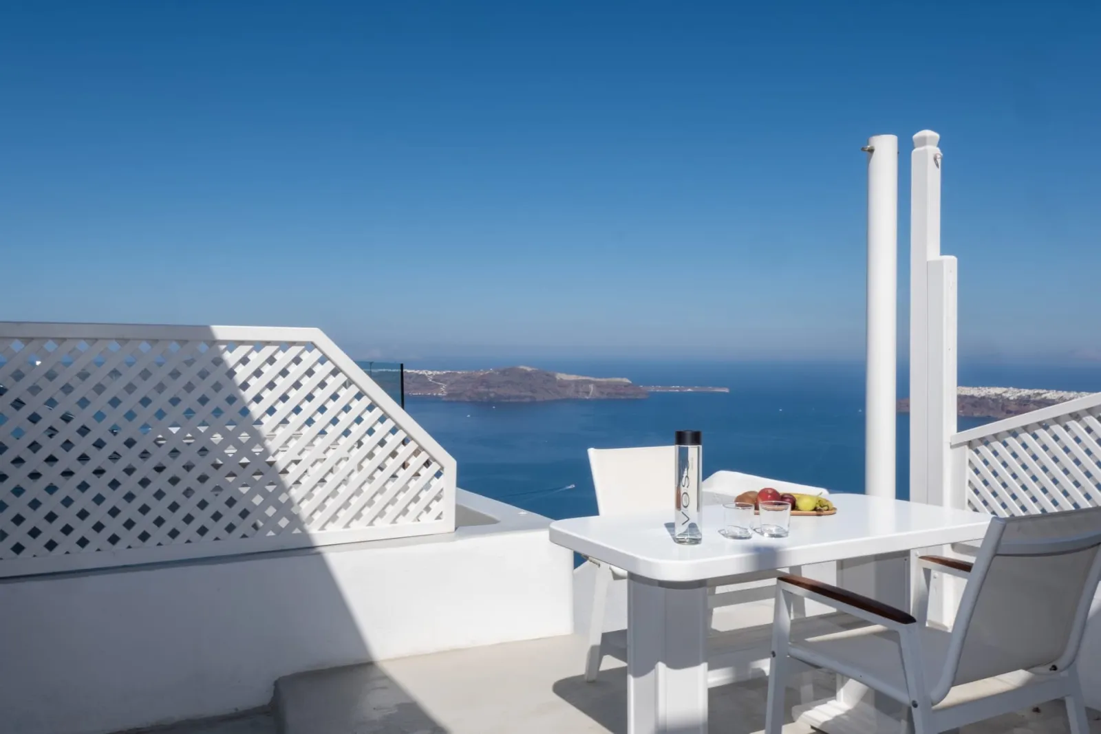 Cave Suite with Outdoor Heated Plunge Pool and Caldera View
