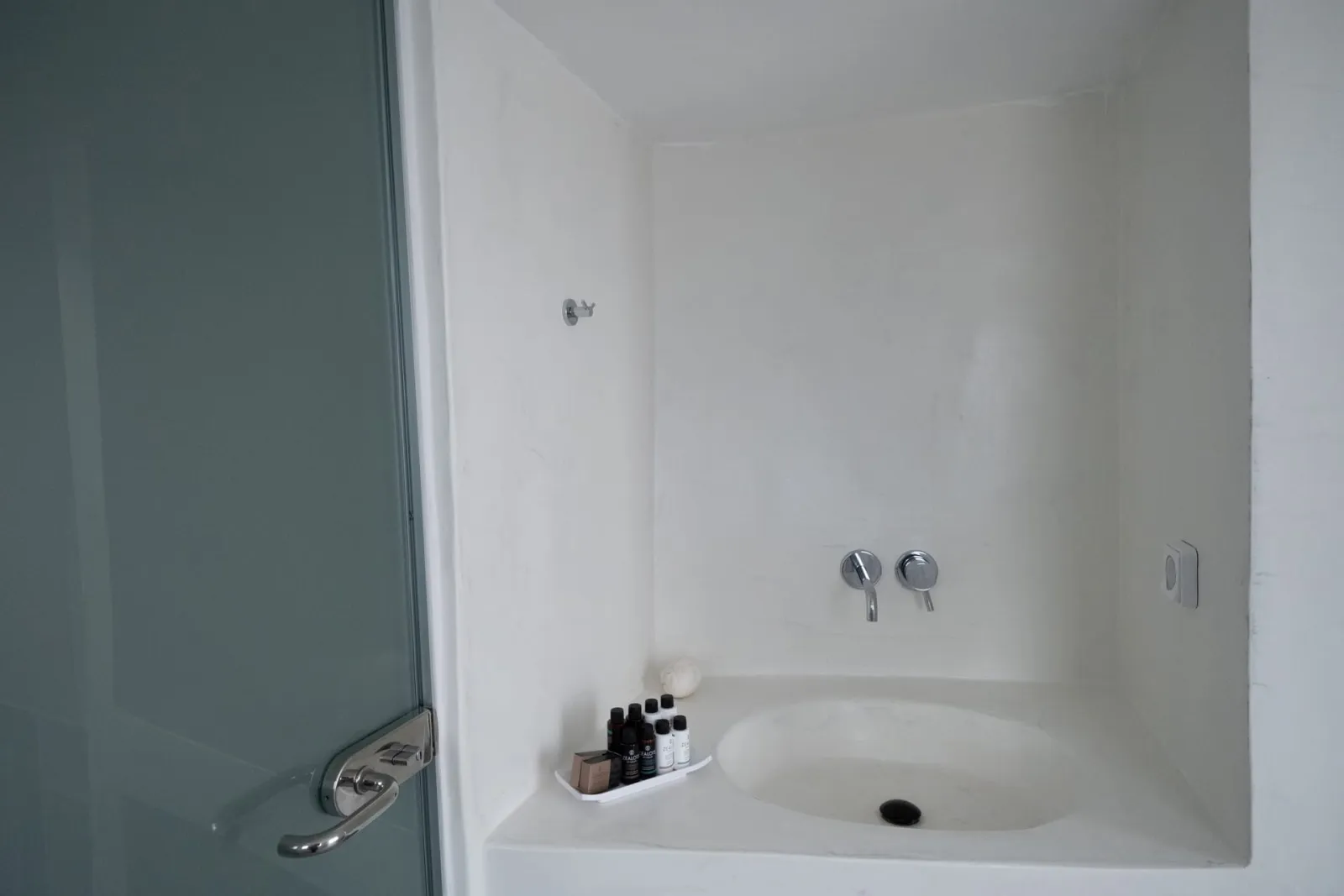 Deluxe Suite with Indoor Ηot Τub and Caldera View