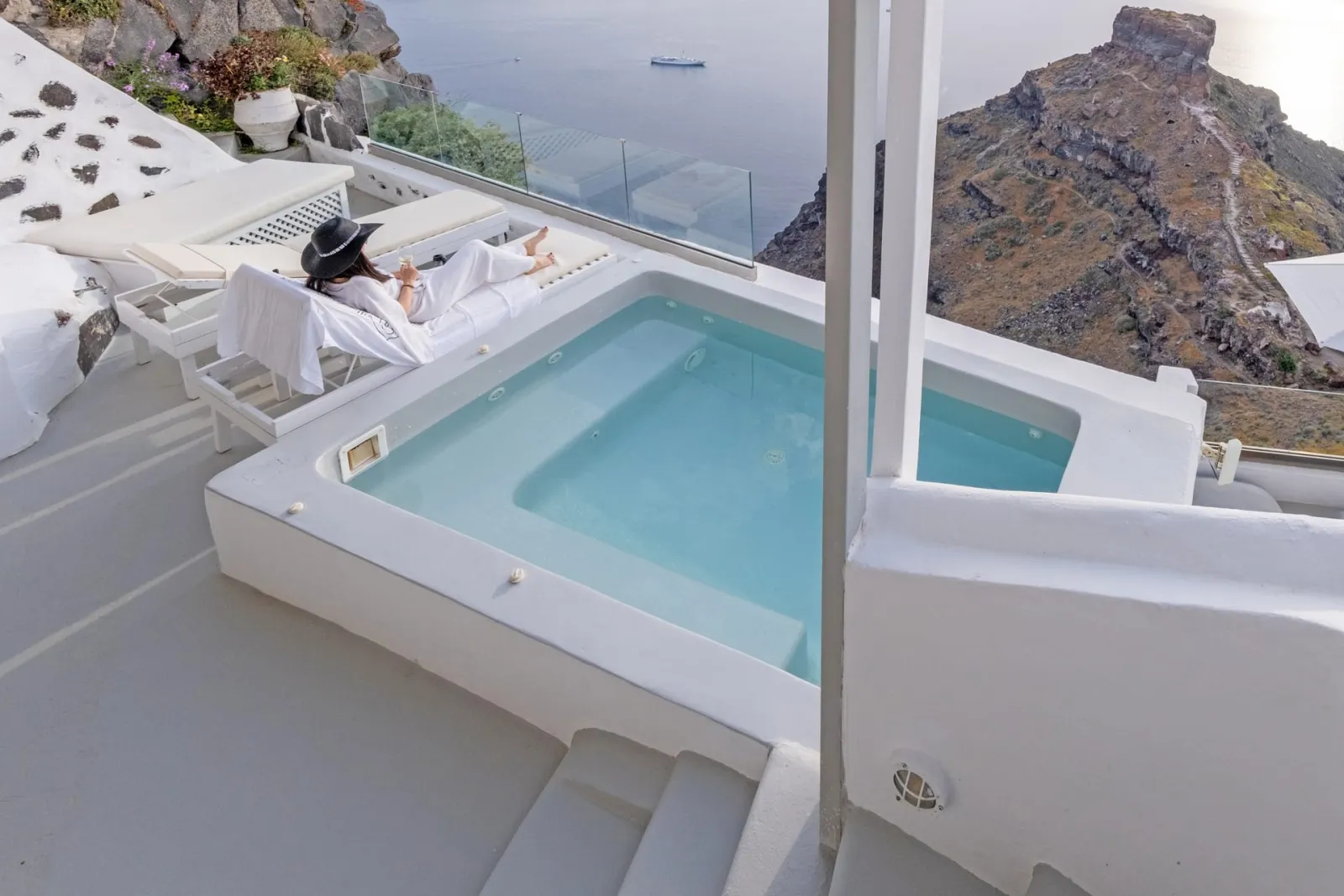 Honeymoon Suite with Indoor Plunge Pool and Caldera View