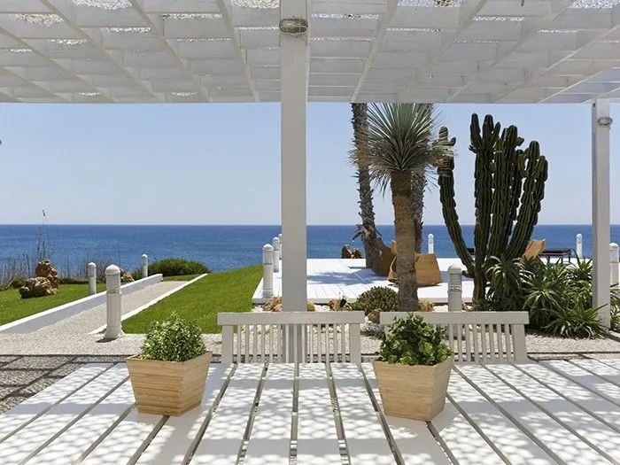 Villa Seven-Seafront Private Villa with pool