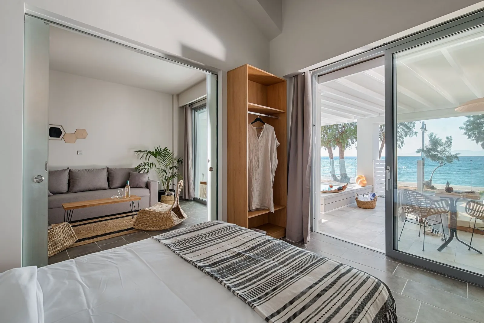 Seafront Premier Suite with Jetted Pool