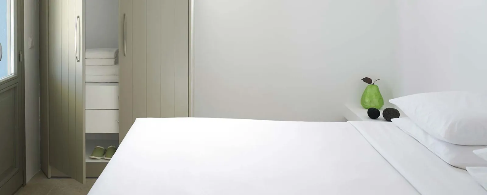 Superior Room with Jetted Tub &amp; Pool View - 28m²
