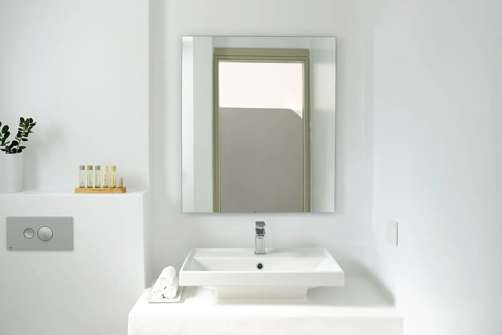Executive Suite with Jetted Tub &amp; Sea View - 32m²