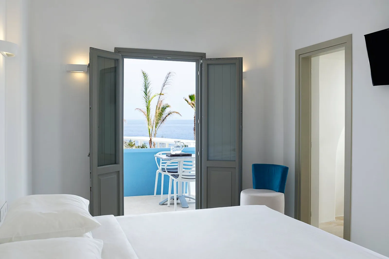 Executive Suite with Jetted Tub &amp; Sea View - 32m²