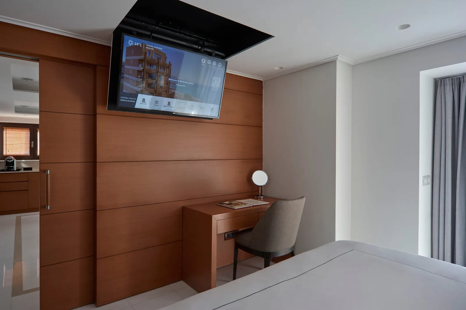 One-Bedroom Suite - Premium View