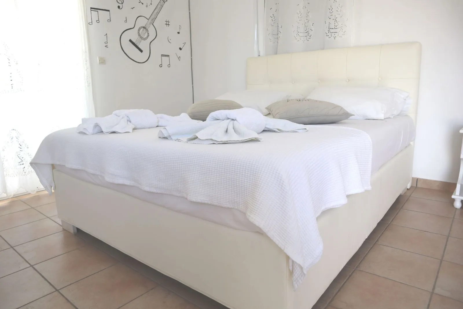 Honeymoon Suite