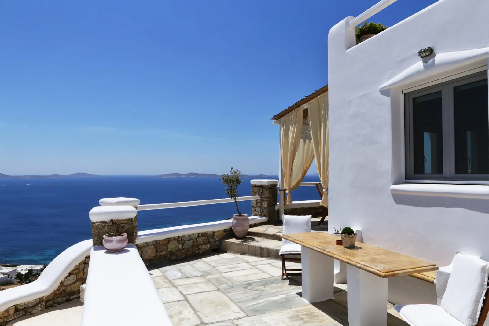 The Serenity Seaview Suite with Outdoor Hot Tub