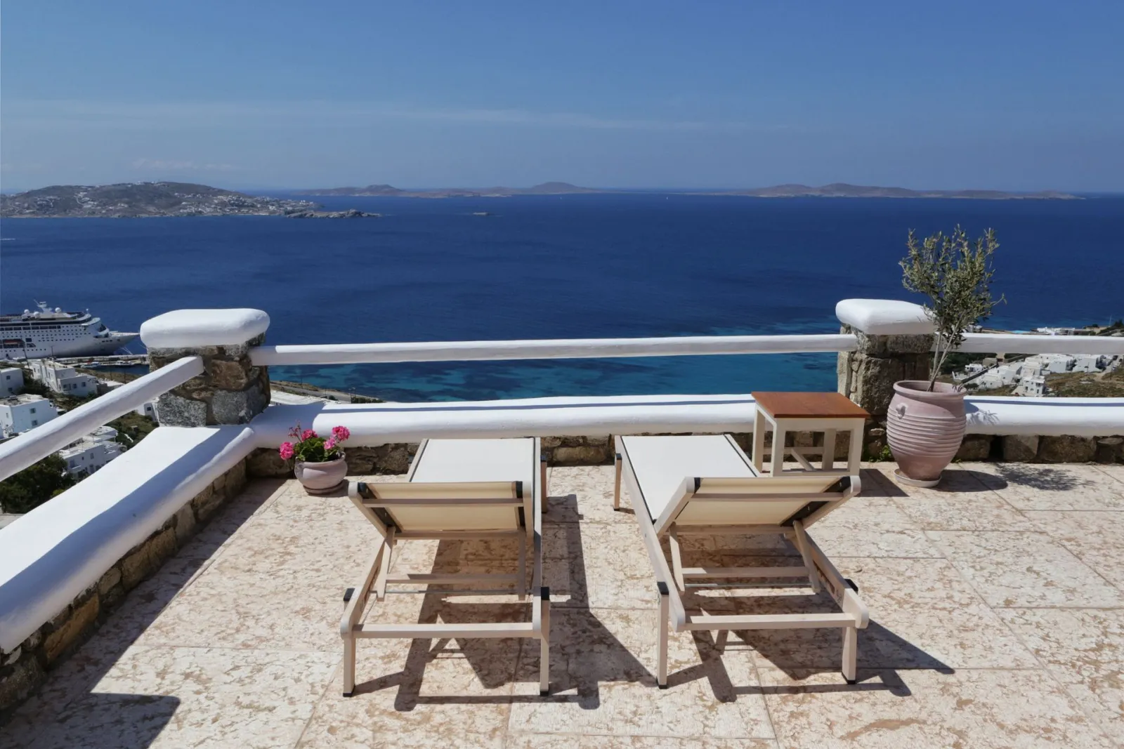 The Retreat Seaview Suite