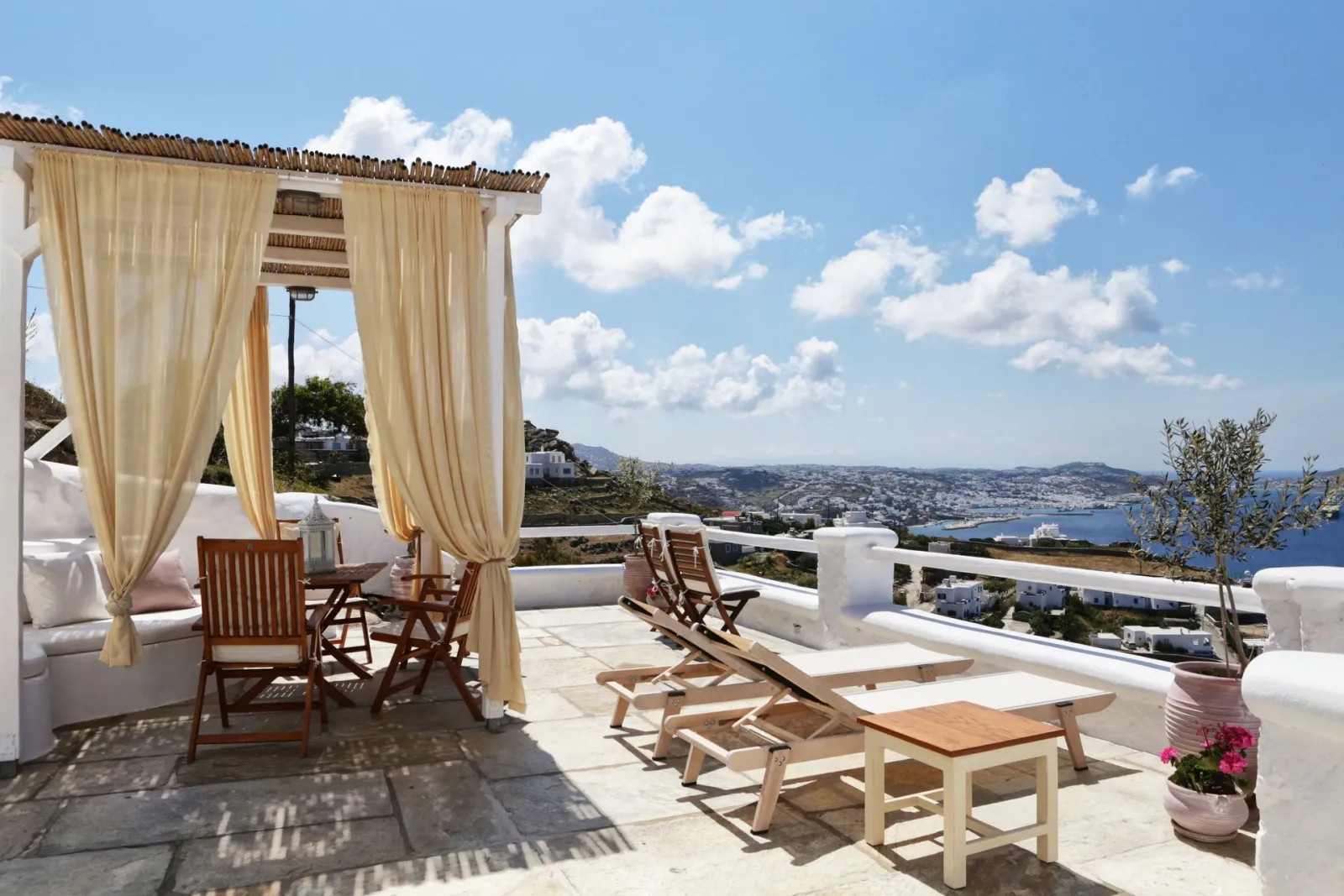The Retreat Seaview Suite