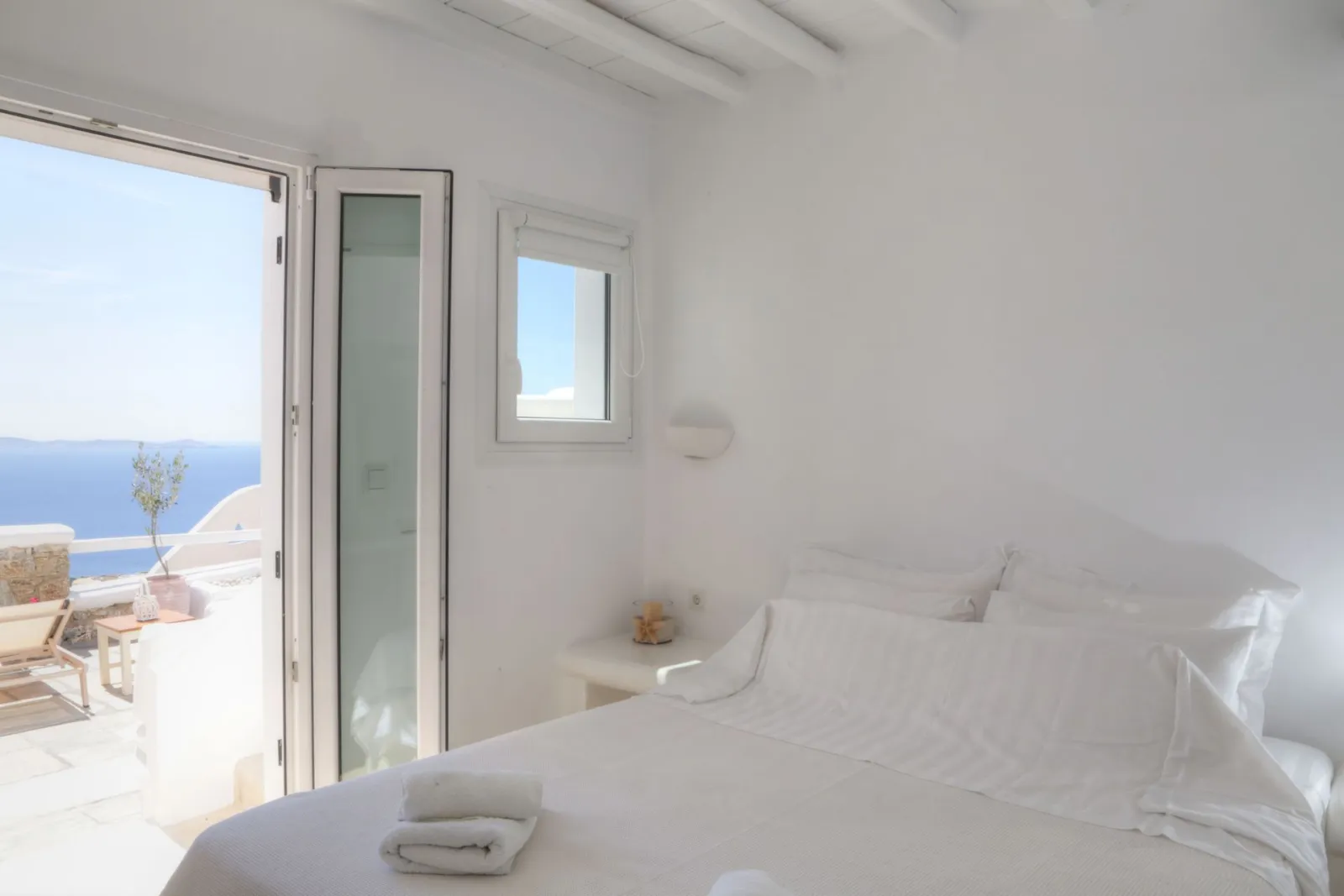 The Skyline Seaview Villa with Outdoor Hot Tub