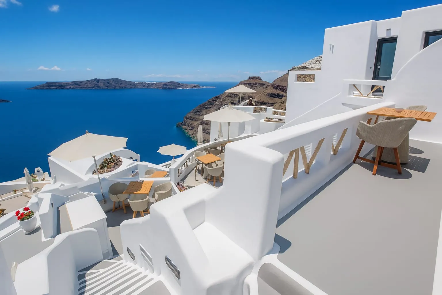 1 Deluxe Suite Caldera View