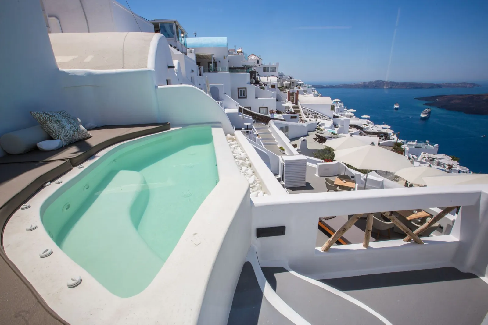 2 Chic Suite Outdoor Jacuzzi Caldera View