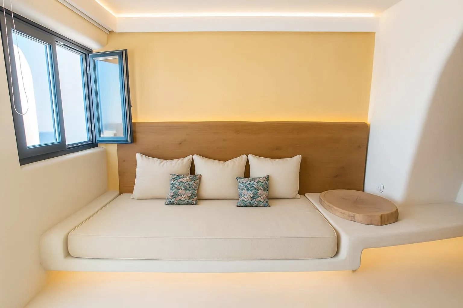 3 Junior Suite Indoor Jacuzzi Caldera View
