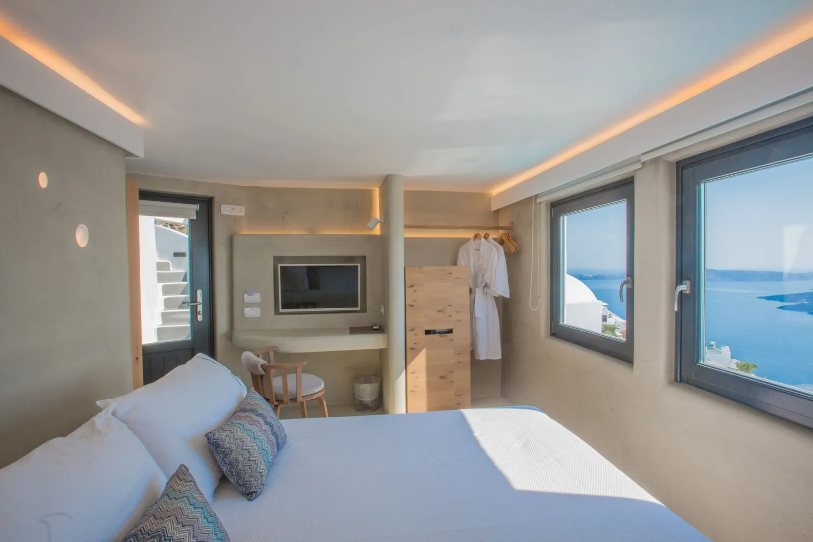 6 Standard Suite Caldera View