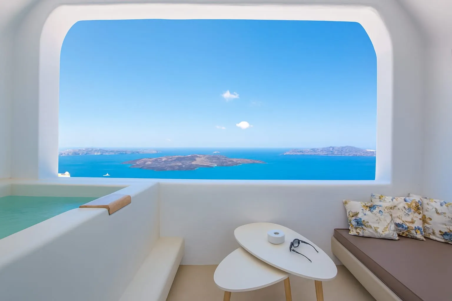 7 Deluxe Private Caldera Sea View Suite (Outdoor Massage Pool)