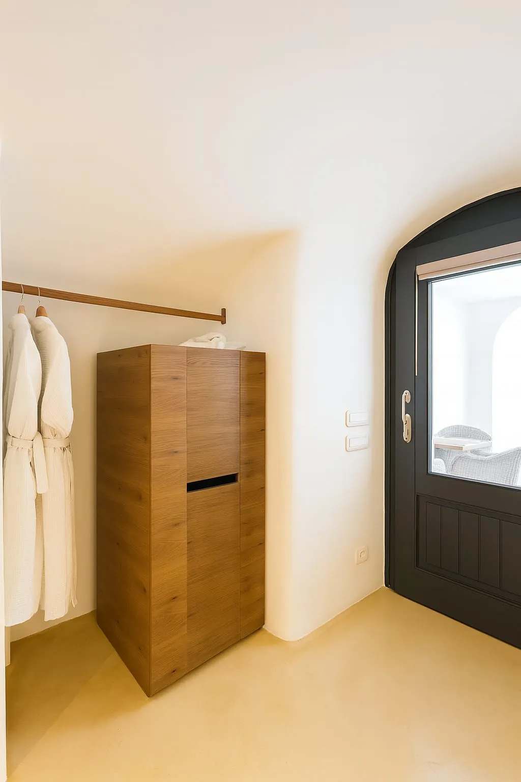 10 Deluxe Cliff Cave Suite (Indoor Massage Pool)