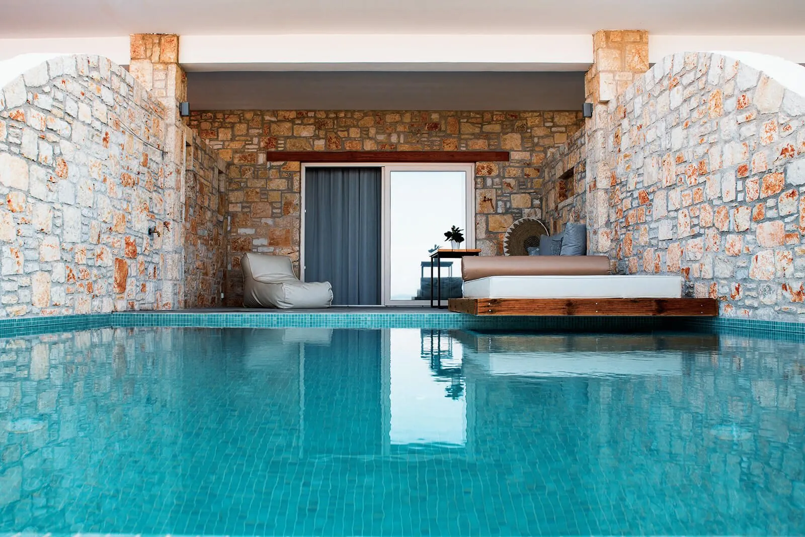 Signature Suite with Private Pool