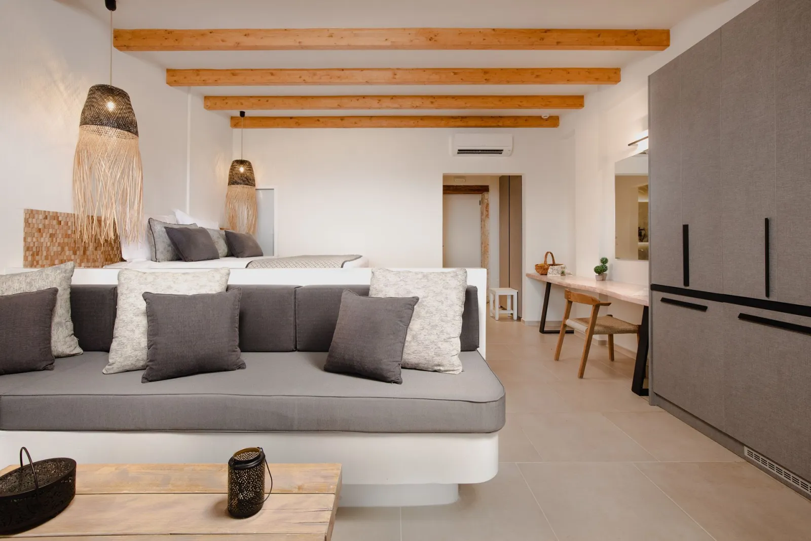 Signature Suite with Private Pool