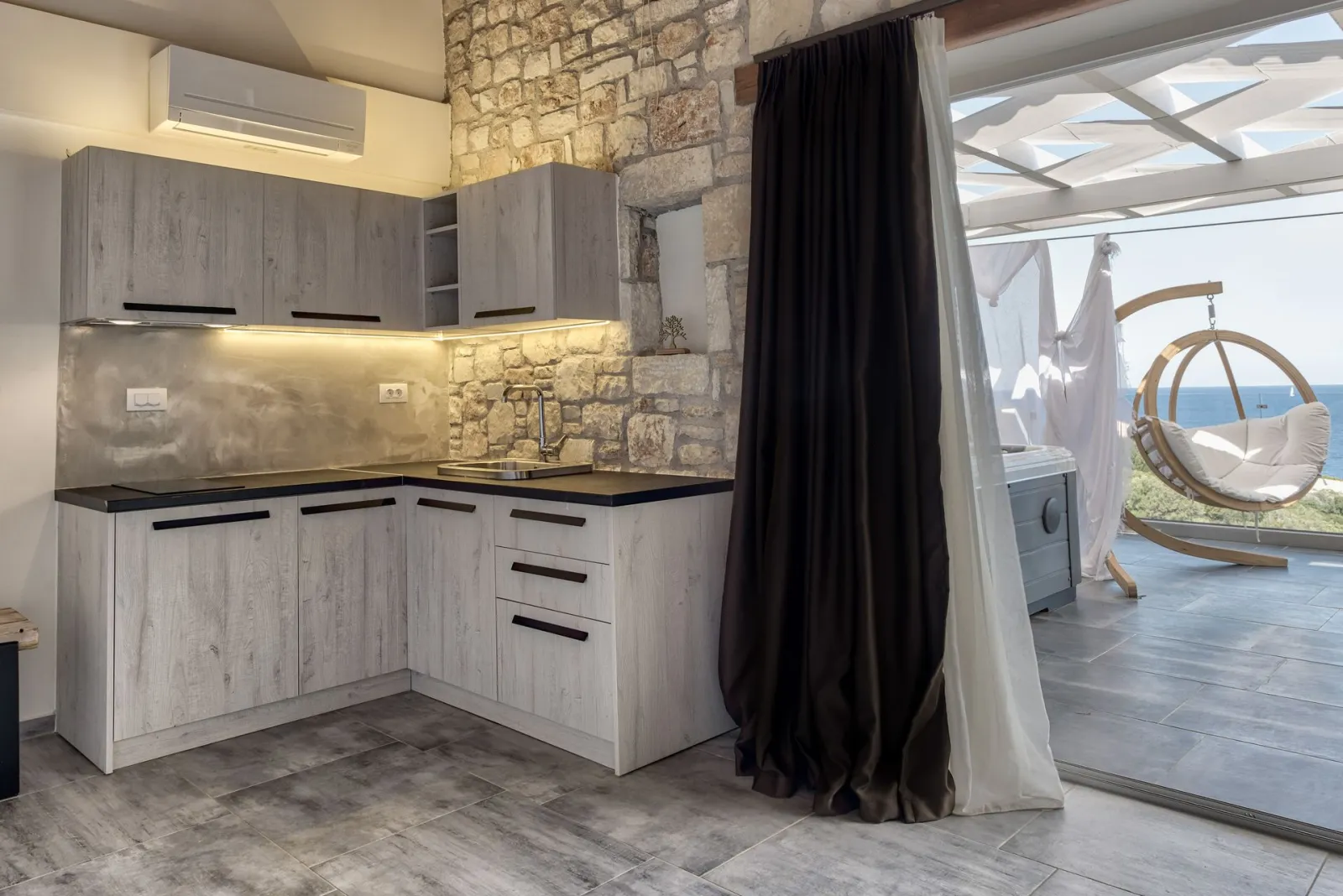 Deluxe Suite with Sea View