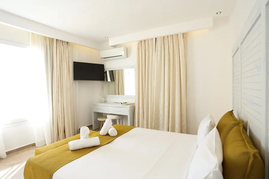 Deluxe Double or Twin Room with Sea View &amp; Outdoor Jacuzzi