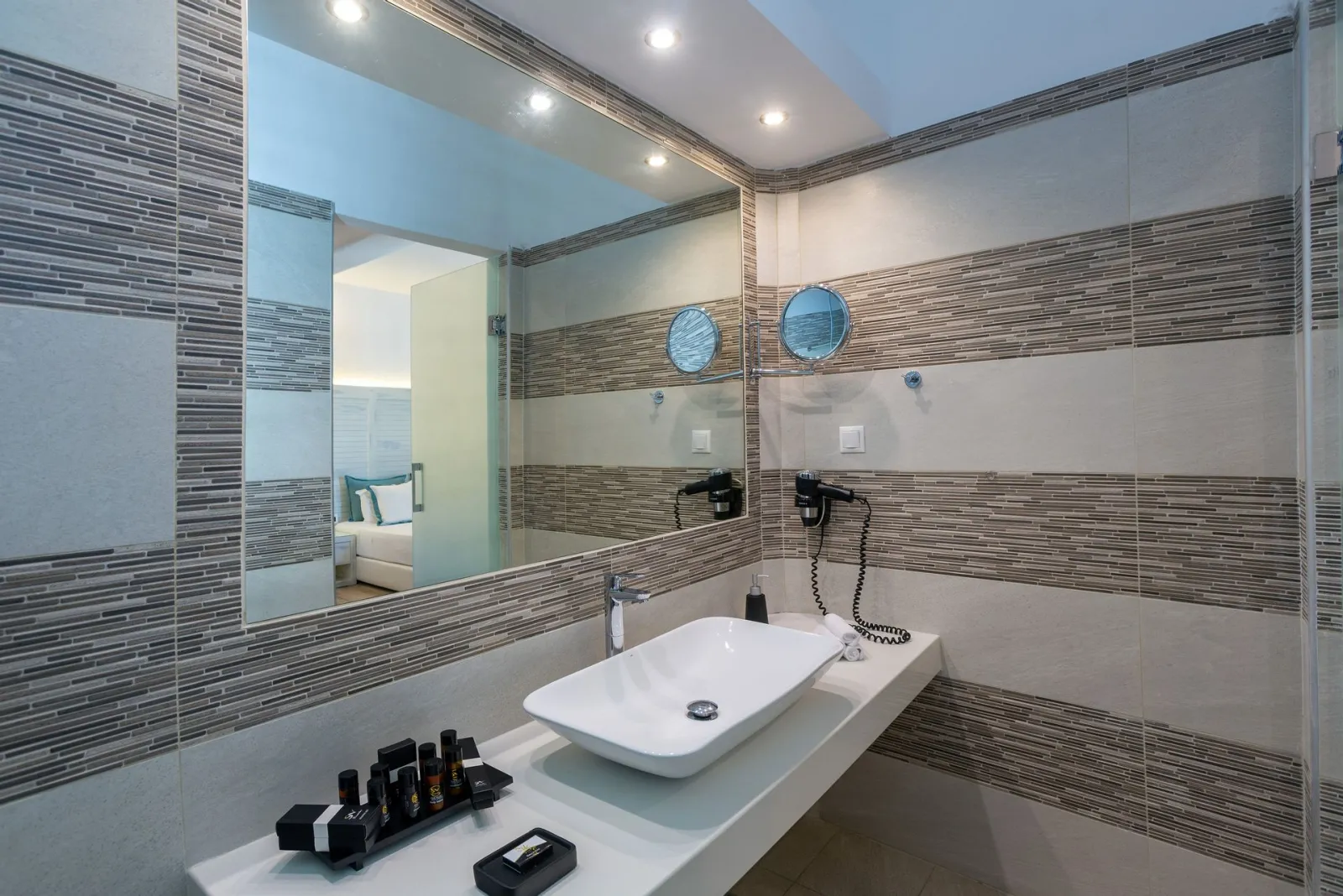 Deluxe Double or Twin Room with Sea View &amp; Outdoor Jacuzzi
