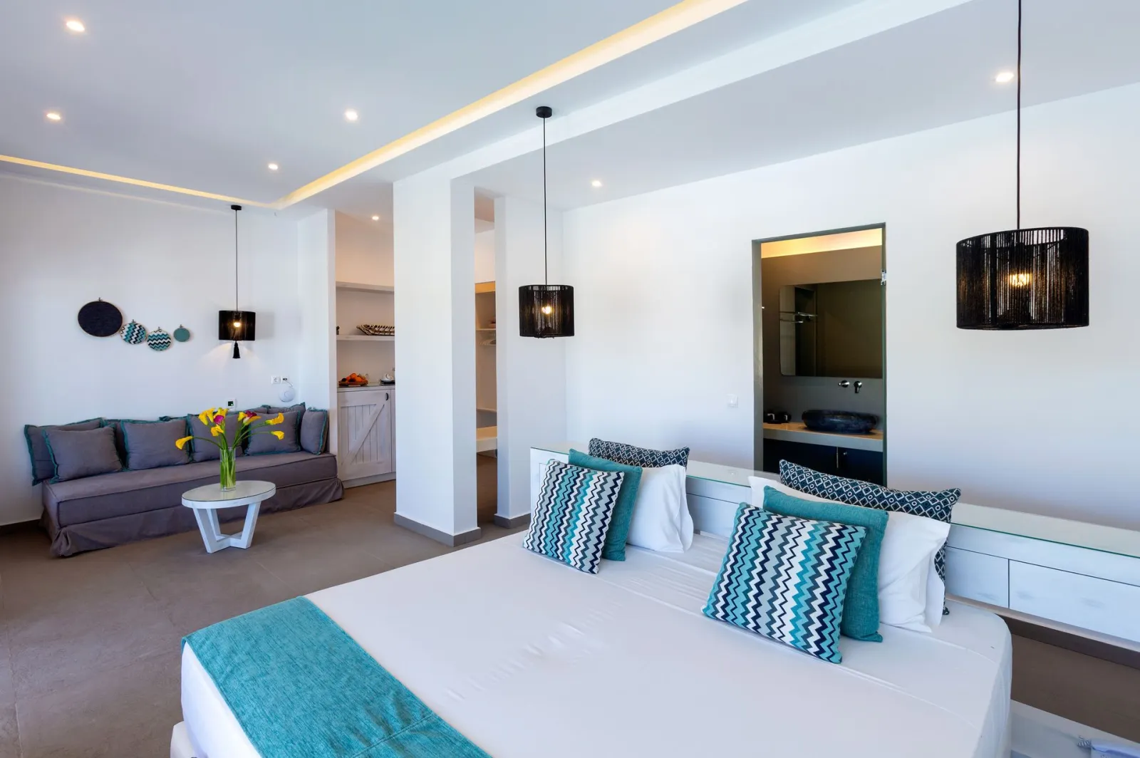 Deluxe Triple Room with Side Sea View &amp; Outdoor Jacuzzi