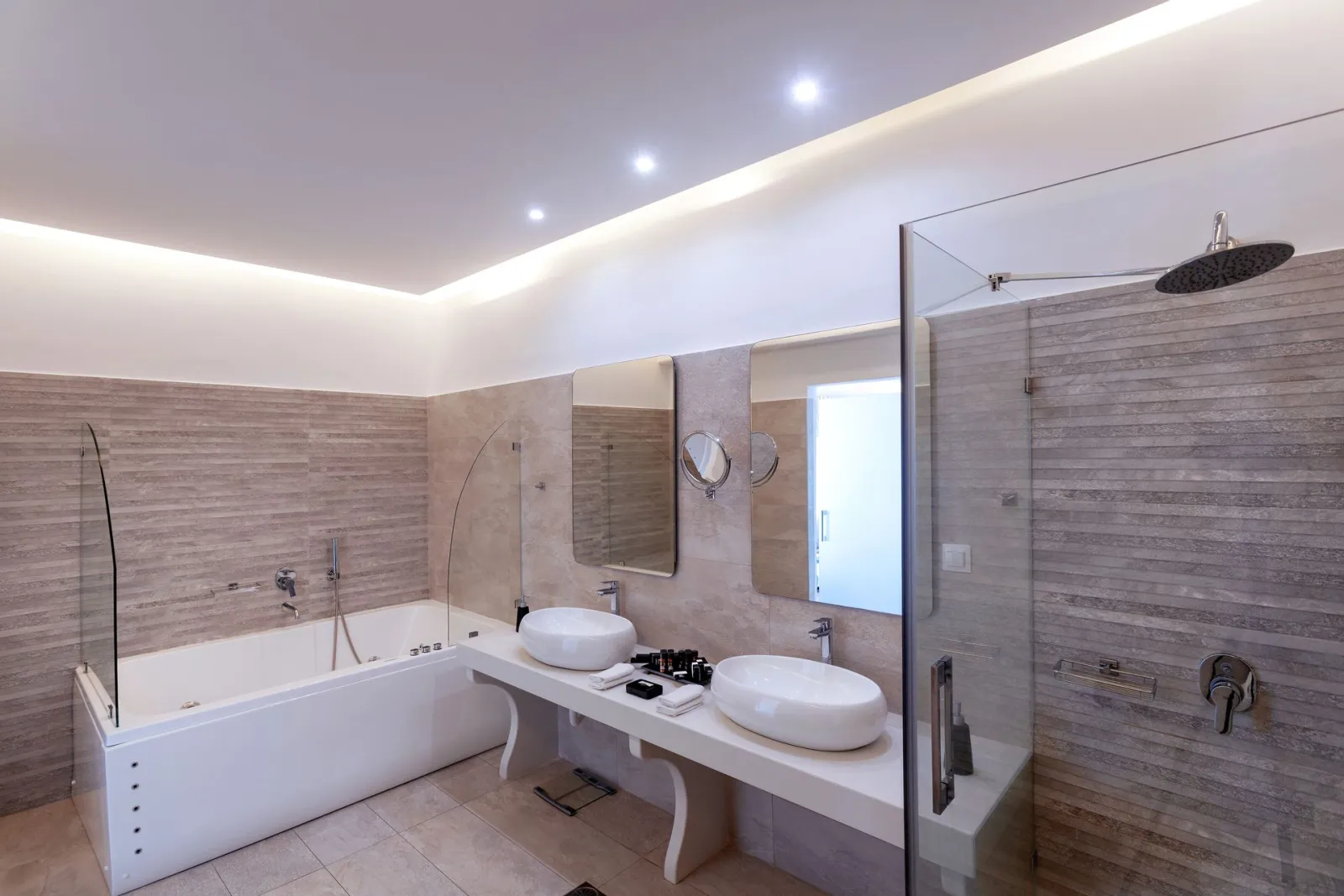 Deluxe Quadruple Room with Spa Bath