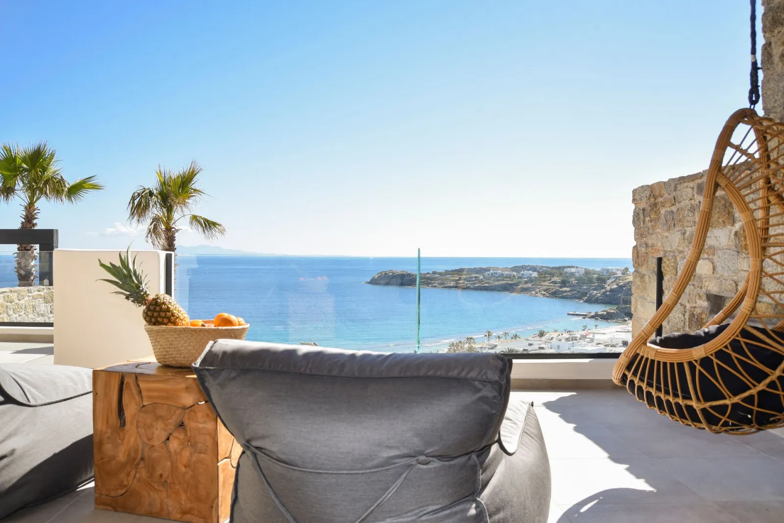 Superior Suite with Backyard Private Pool and Panoramic Sea View