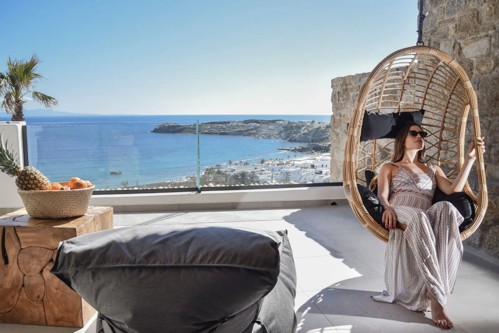 Superior Suite with Backyard Private Pool and Panoramic Sea View