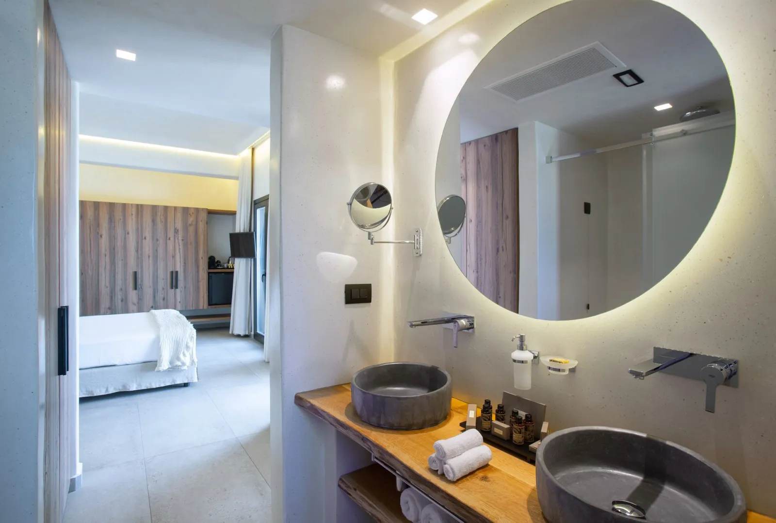 Superior Suite with Front Yard Private Pool and Panoramic Sea View