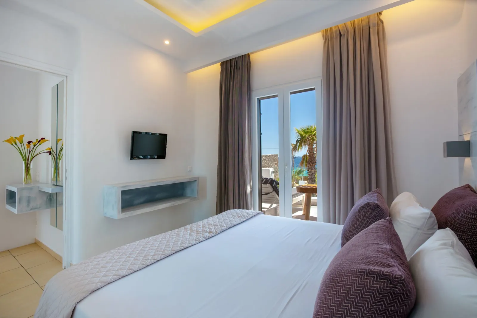 Sea View Apartment for 4 people with Big Balcony and Outdoor Hot Tub