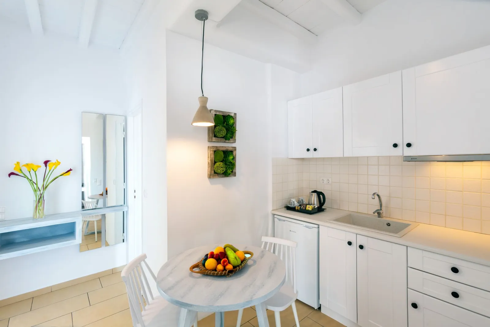 Sea View Apartment for 4 people with Big Balcony and Outdoor Hot Tub