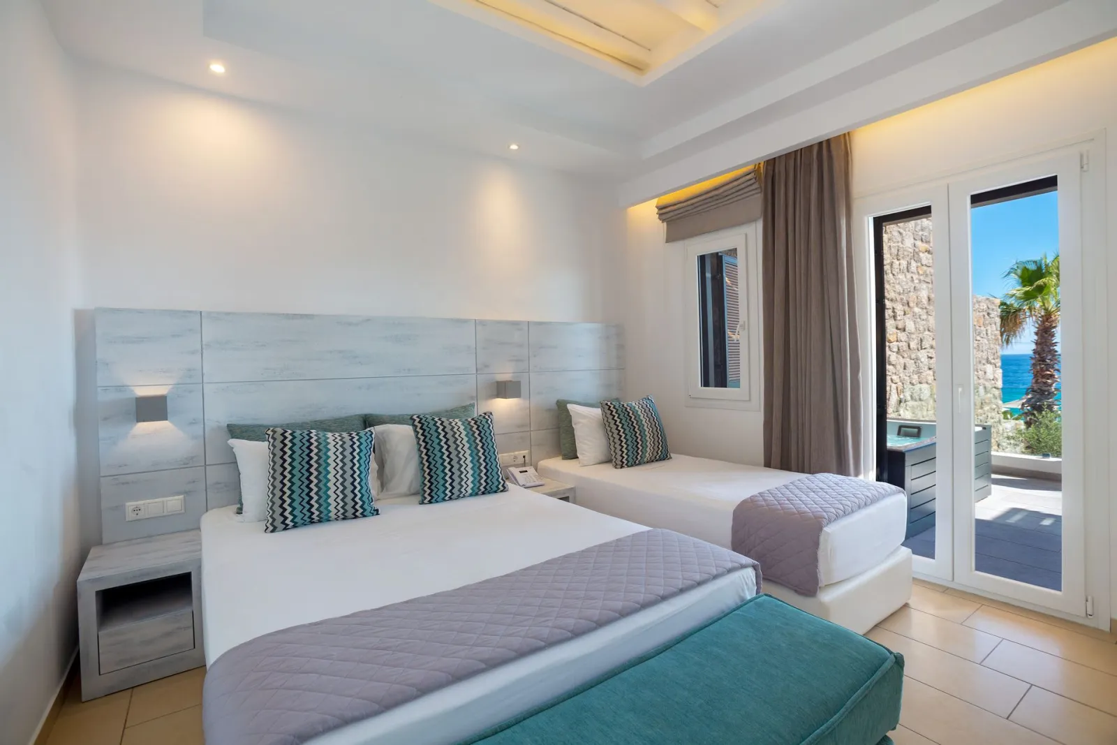Sea View Apartment for 5 people with Big Balcony and Outdoor Hot Tub