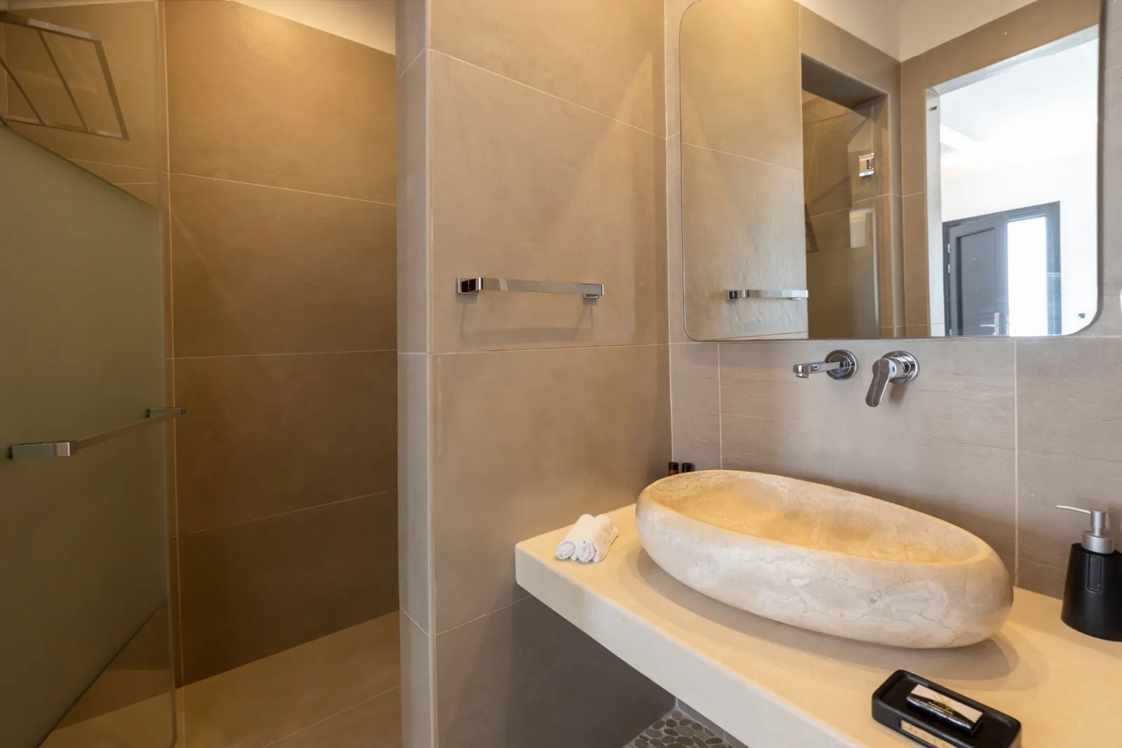 Double or Twin Room with Private Pool on the Side
