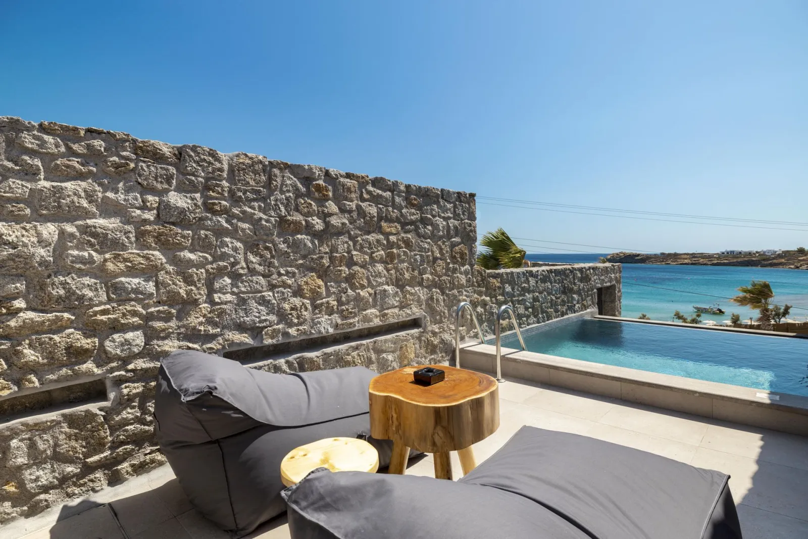 Double or Twin Room with Private Pool on the Side